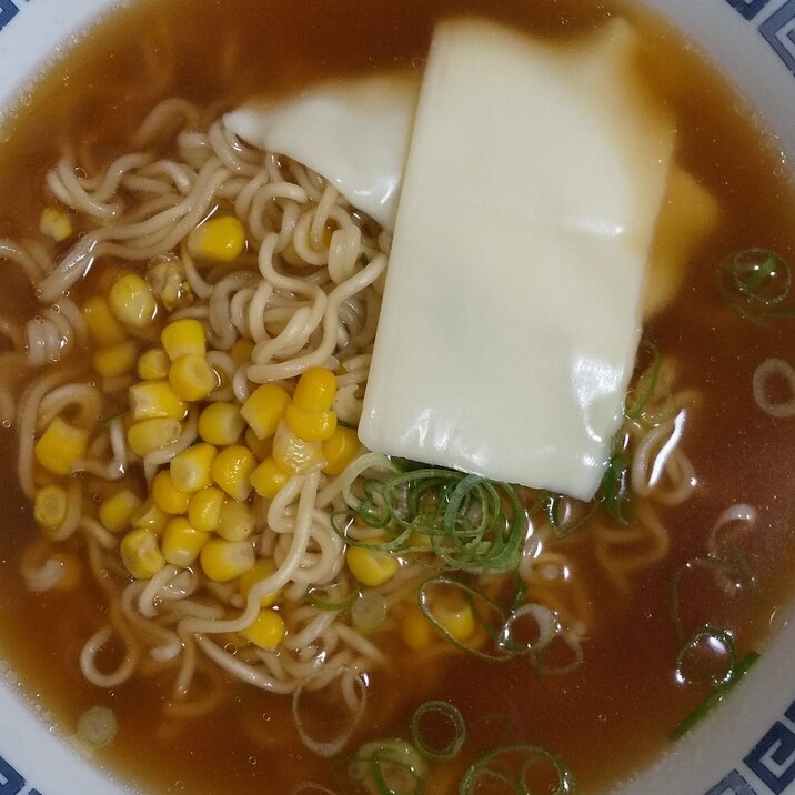 コーンチーズラーメン